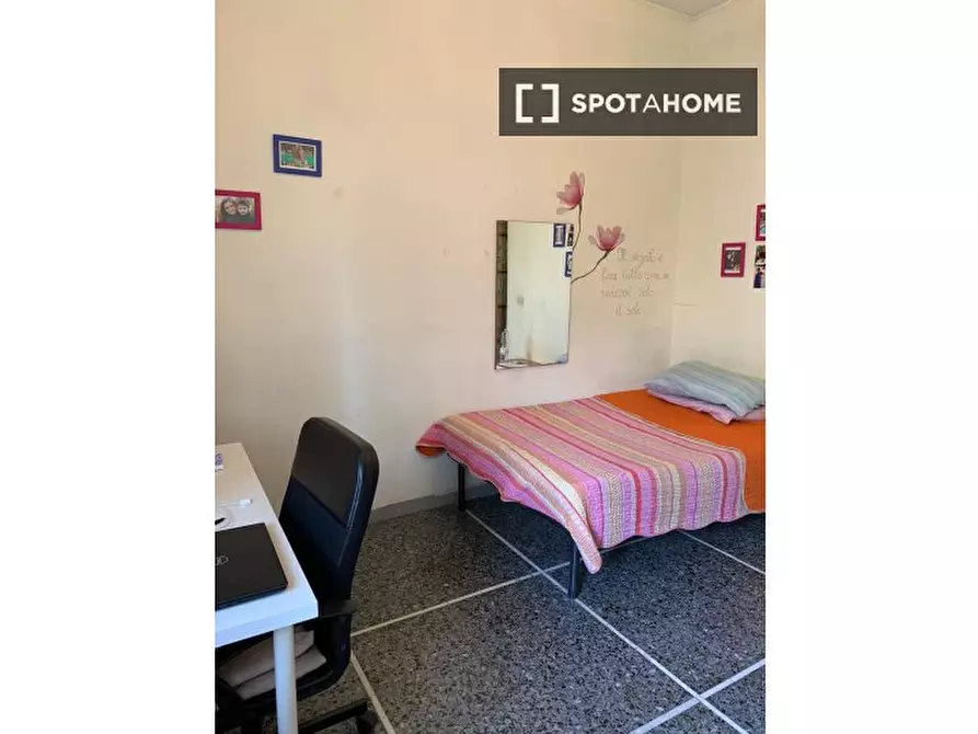 Immagine 9 di Camera condivisa in affitto  in Via Sirte a Roma