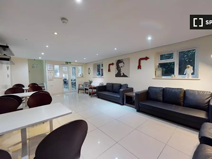 Immagine 11 di Camera condivisa in affitto  in Chatsworth Rd a Brent