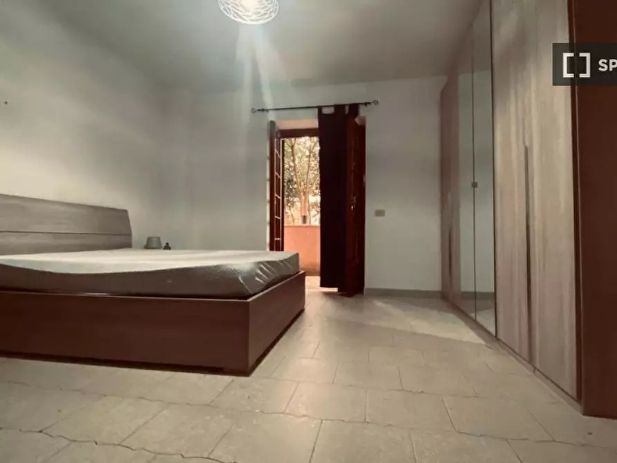 Immagine 17 di Camera condivisa in affitto  in Via Argusto a Roma