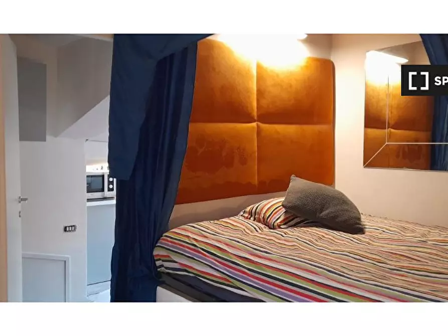 Immagine 3 di Camera condivisa in affitto  in Lungarno Amerigo Vespucci a Firenze