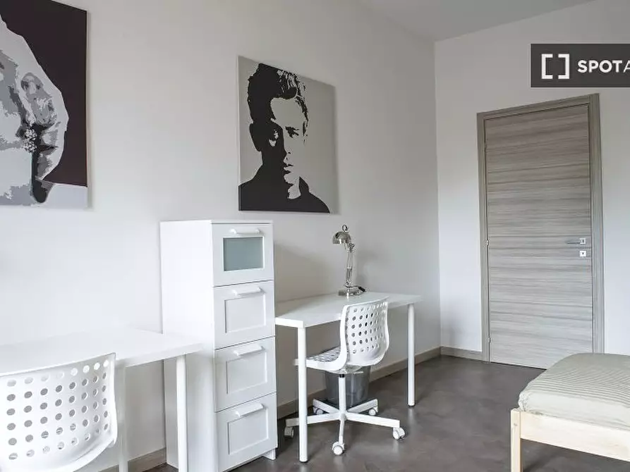 Immagine 13 di Camera condivisa in affitto  in Largo Domodossola a Milano