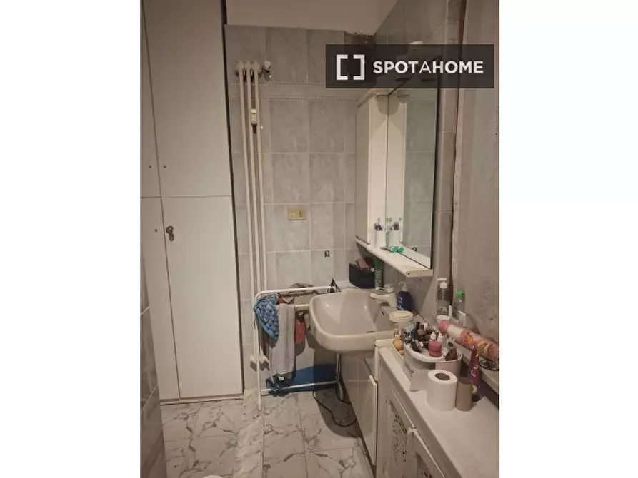 Immagine 10 di Camera condivisa in affitto  in Via Belfiore a Torino