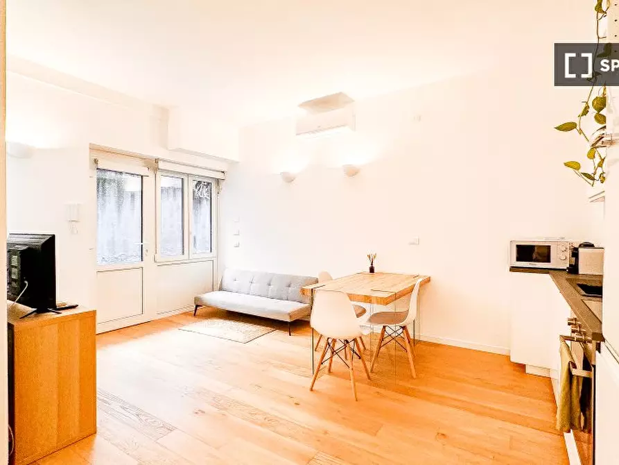 Immagine 8 di Ufficio in affitto  in Via Giambellino a Milano