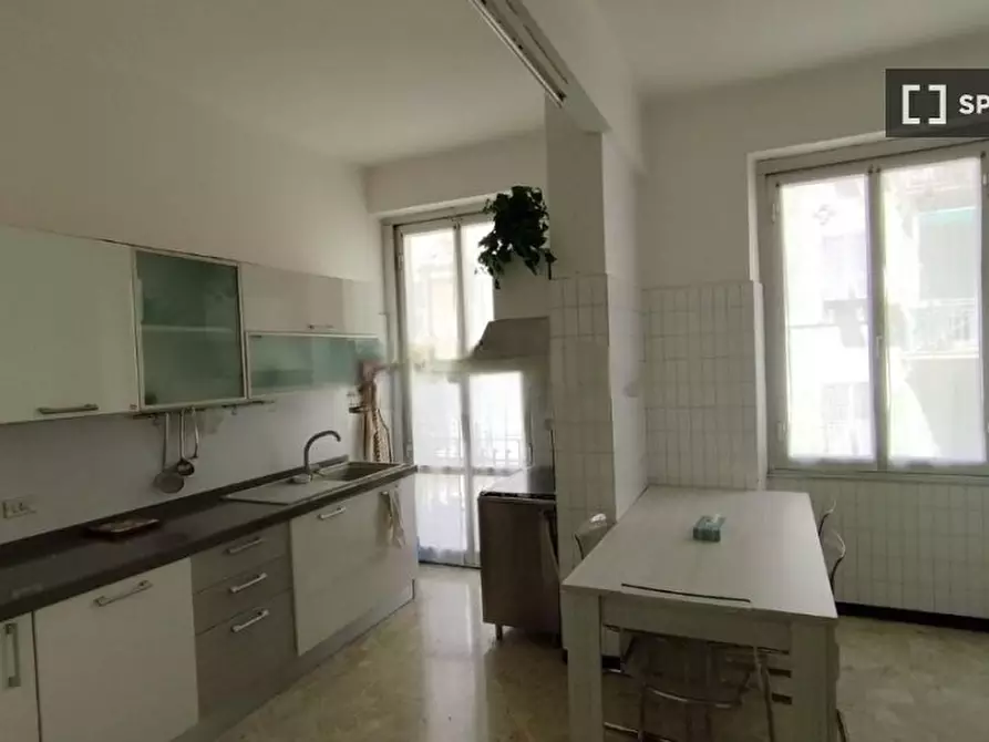 Immagine 10 di Camera condivisa in affitto  in Via Francesco Sivori a Genova