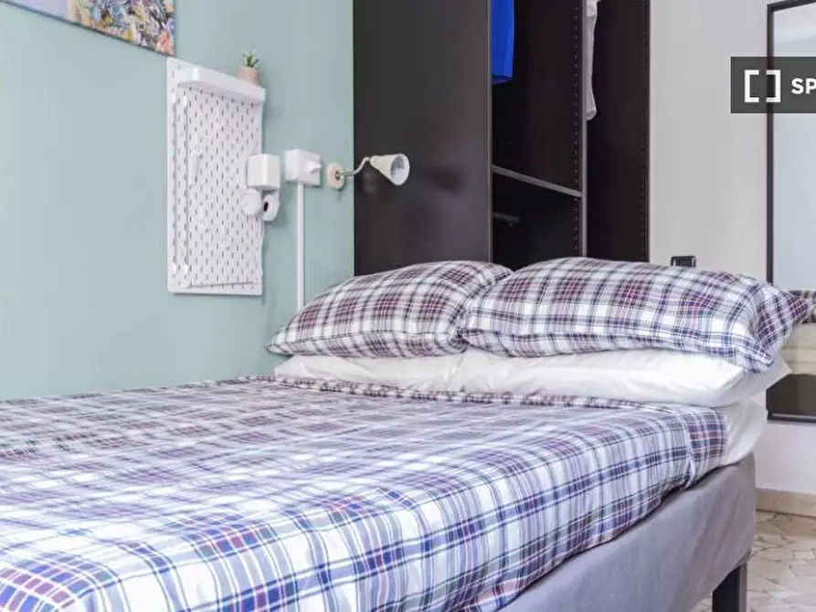 Immagine 2 di Camera condivisa in affitto  in VIA PISANELLO a Milano