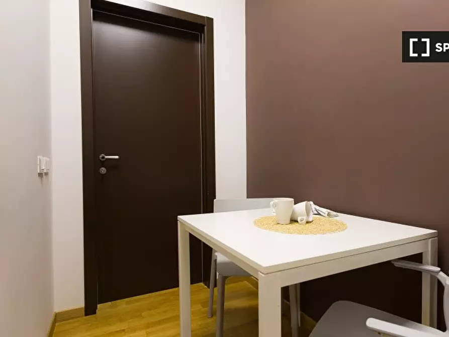 Immagine 6 di Camera condivisa in affitto  in Via di Acqua Bullicante a Roma