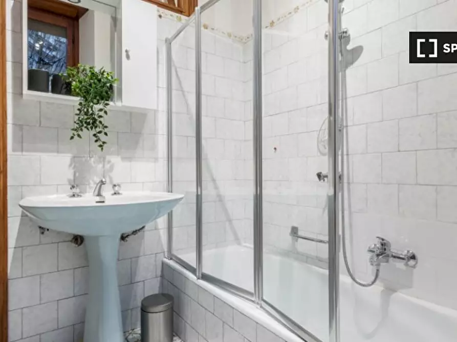 Immagine 16 di Camera condivisa in affitto  in Viale Regina Margherita a Milano