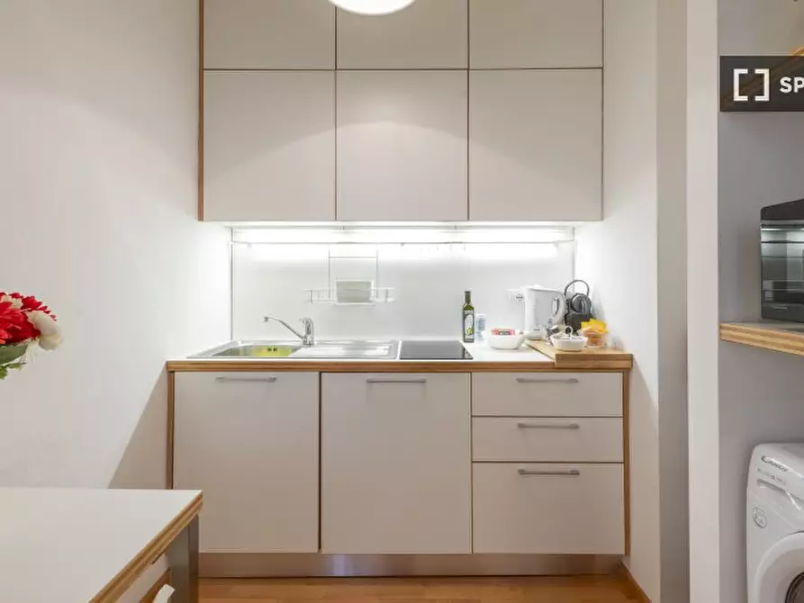 Immagine 4 di Ufficio in affitto  in Via Alessandria a Milano