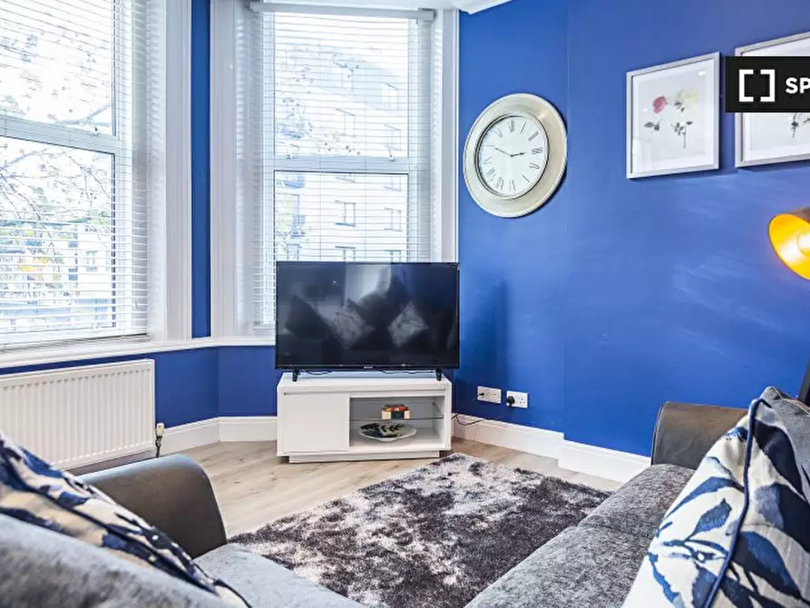 Immagine 7 di Appartamento in affitto  in Kilburn High Rd a Camden Town