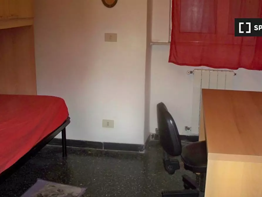 Immagine 19 di Camera condivisa in affitto  in Via di Santa Croce a Genova