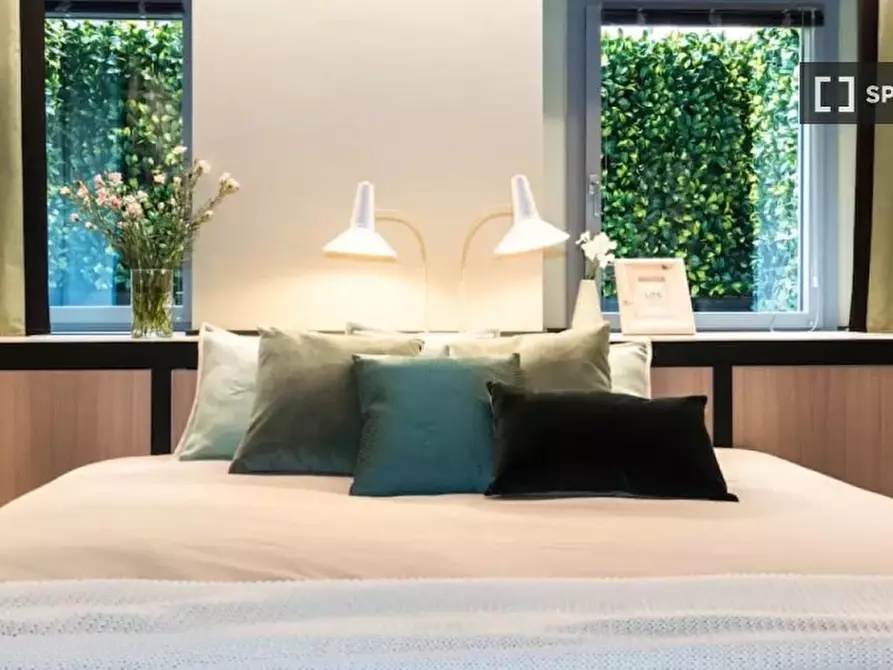 Immagine 14 di Appartamento in affitto  in Via Monte Napoleone a Milano