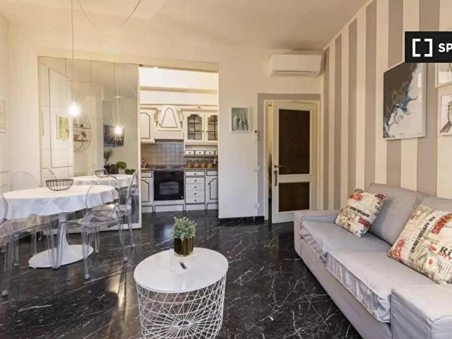 Immagine 2 di Appartamento in affitto  in Via dell' Oriuolo a Firenze