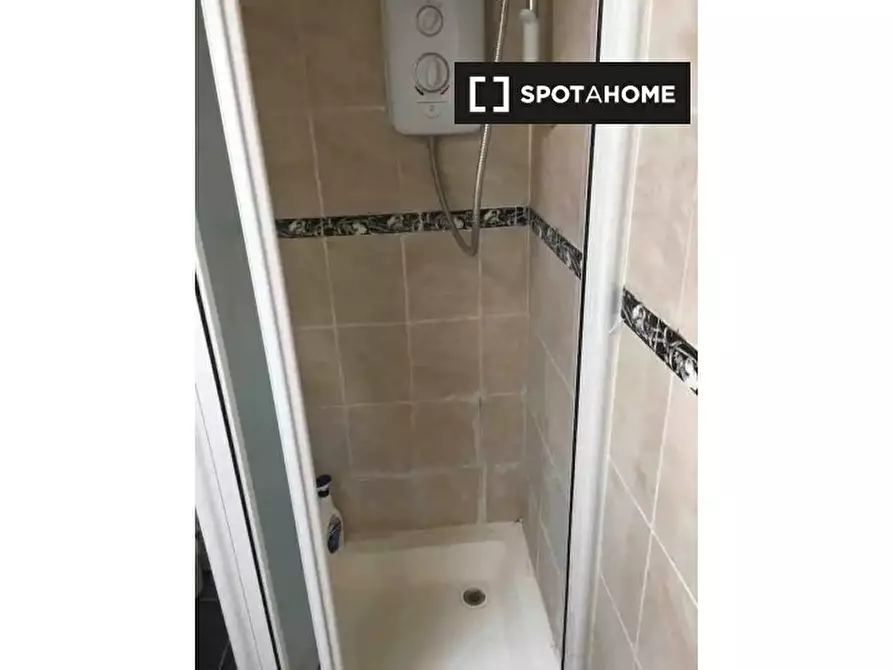 Immagine 8 di Camera condivisa in affitto  in Mill Ave a Hillingdon