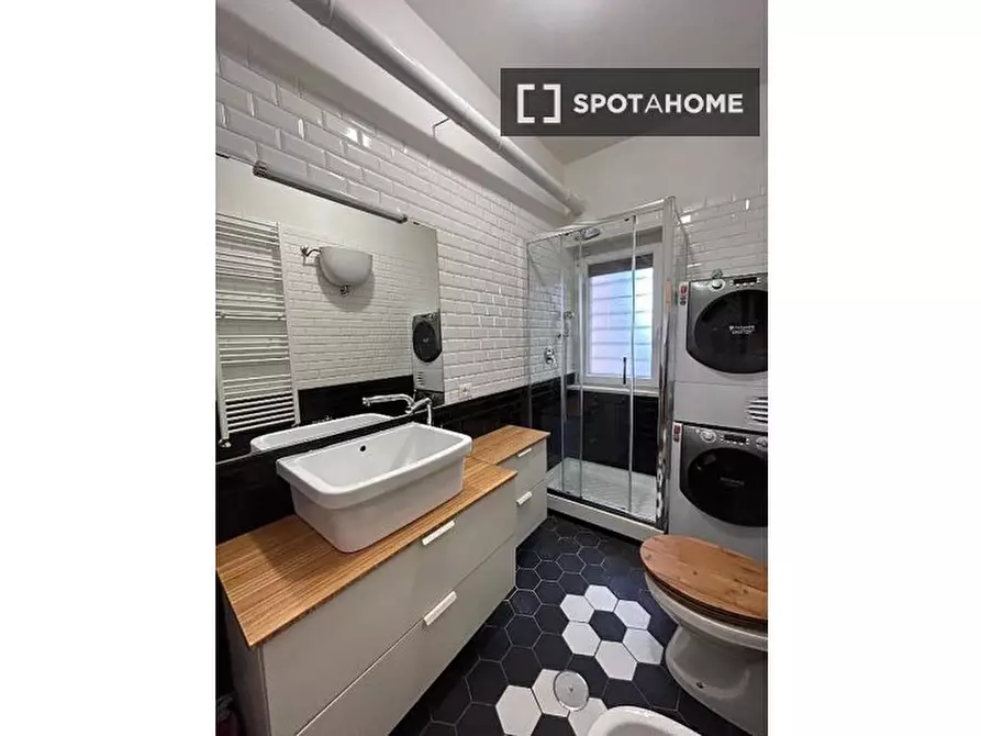 Immagine 10 di Appartamento in affitto  in Via Novacella a Roma