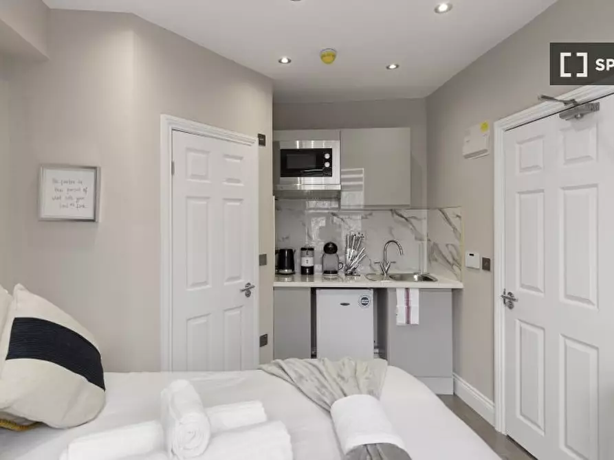 Immagine 4 di Ufficio in affitto  in flat a Tottenham