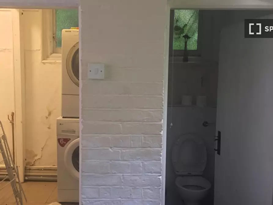 Immagine 10 di Camera condivisa in affitto  in North Hill a Tottenham