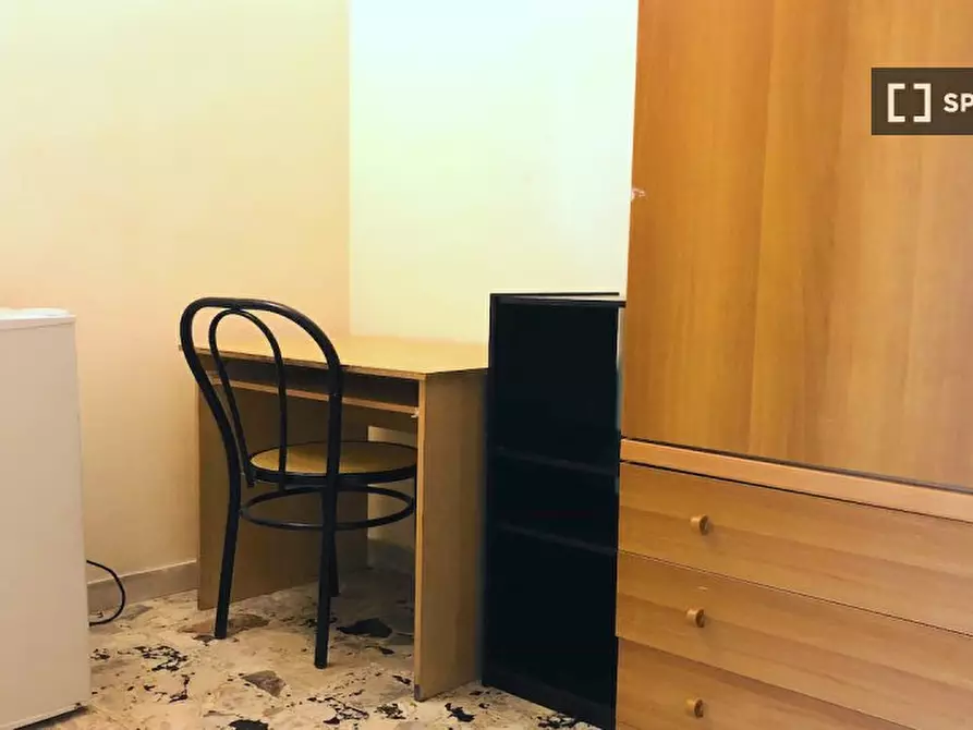 Immagine 3 di Camera condivisa in affitto  in Viale Egeo, 00144 Roma RM, Italy a Roma