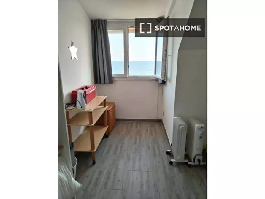 Immagine 13 di Appartamento in affitto  in Lungomare Duca degli Abruzzi a Roma