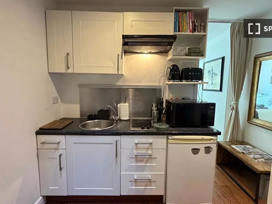Immagine 6 di Appartamento in affitto  in Altenburg Gardens a Wandsworth
