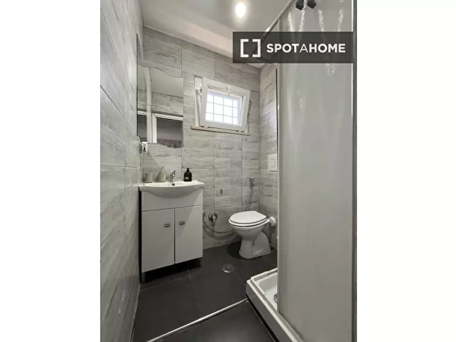 Immagine 3 di Ufficio in affitto  in Via degli Olivi a Roma