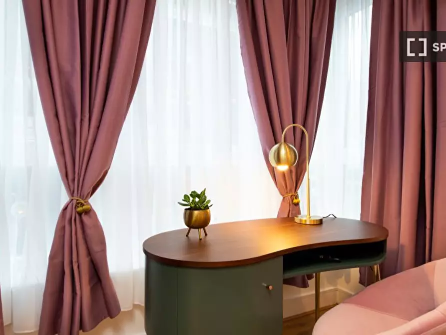 Immagine 12 di Appartamento in affitto  in St John's Hl a Wandsworth
