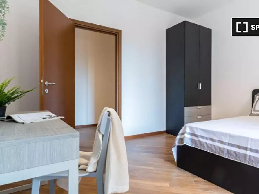 Immagine 11 di Camera condivisa in affitto  in Via Luciano Zuccoli a Milano