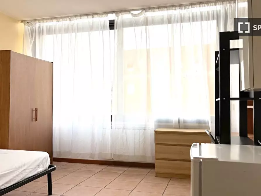 Immagine 3 di Camera condivisa in affitto  in Via Alessandro Brisse a Roma