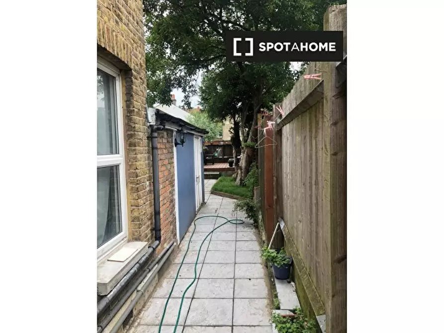 Immagine 7 di Camera condivisa in affitto  in Cranbrook Rd a Croydon