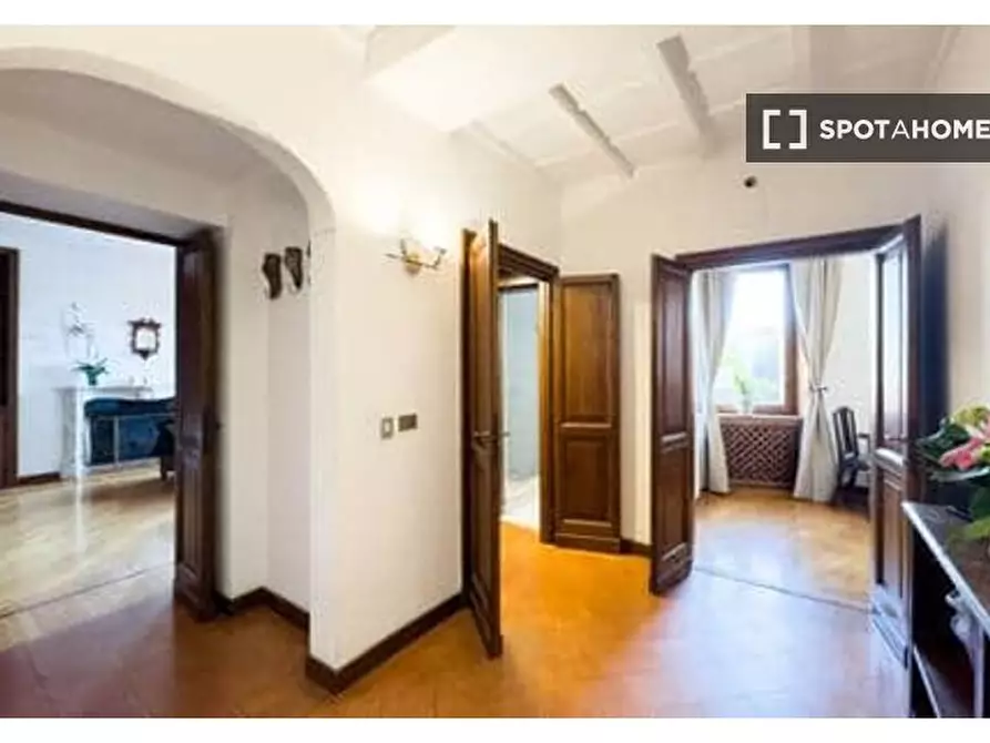 Immagine 6 di Appartamento in affitto  in Via Giulia a Roma