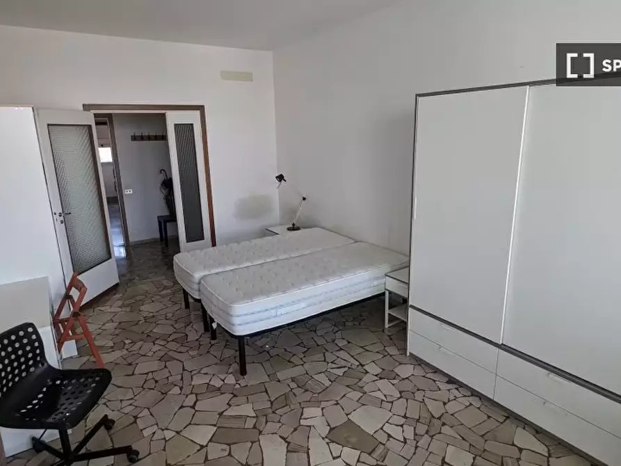 Immagine 17 di Camera condivisa in affitto  in Via Valtellina a Milano