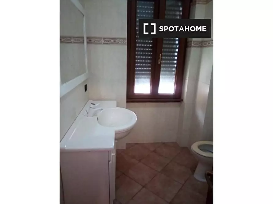 Immagine 5 di Camera condivisa in affitto  in Via Tuscolana, 00179 Roma RM, Italy a Roma