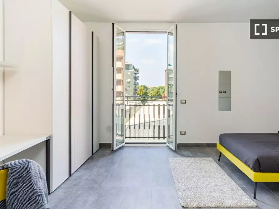 Immagine 8 di Camera condivisa in affitto  in Via Democrito a Milano