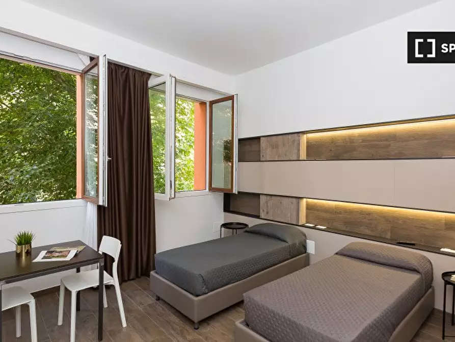 Immagine 2 di Ufficio in affitto  in Via della Marranella a Roma