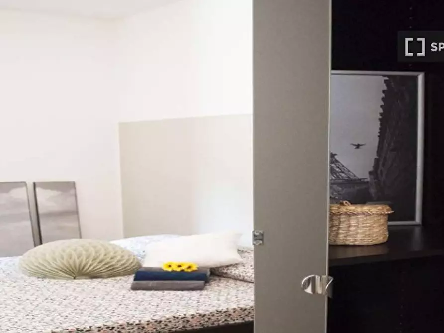 Immagine 10 di Camera condivisa in affitto  in Viale Tunisia a Milano