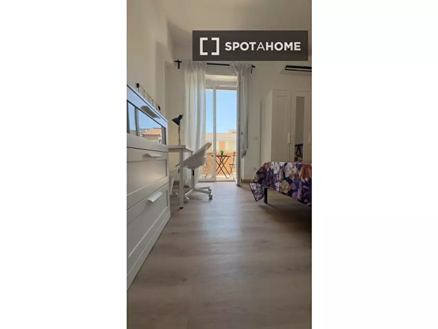 Immagine 11 di Camera condivisa in affitto  in Via Salvatore Pincherle a Roma