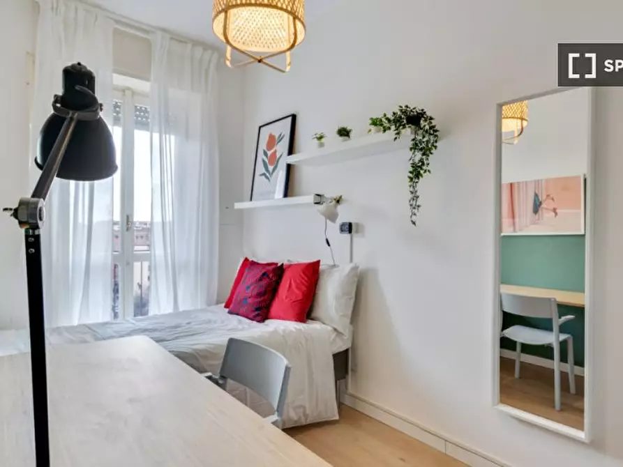 Immagine 17 di Camera condivisa in affitto  in Viale Evaristo Stefini a Milano