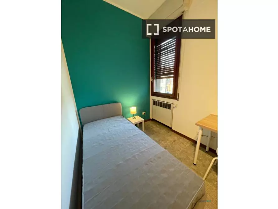 Immagine 1 di Camera condivisa in affitto  in Viale Quirico Filopanti a Bologna