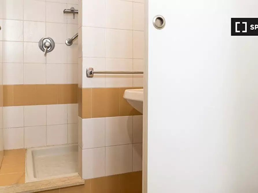 Immagine 7 di Camera condivisa in affitto  in Via Torquato Tasso a Sesto San Giovanni