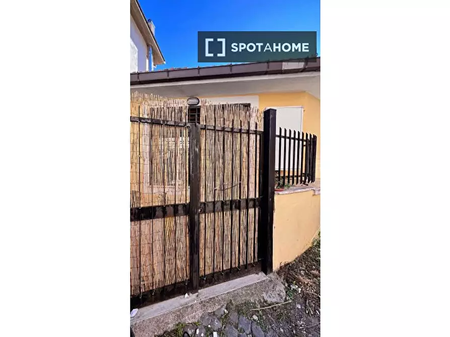 Immagine 2 di Ufficio in affitto  in Via Bagnoregio a Roma