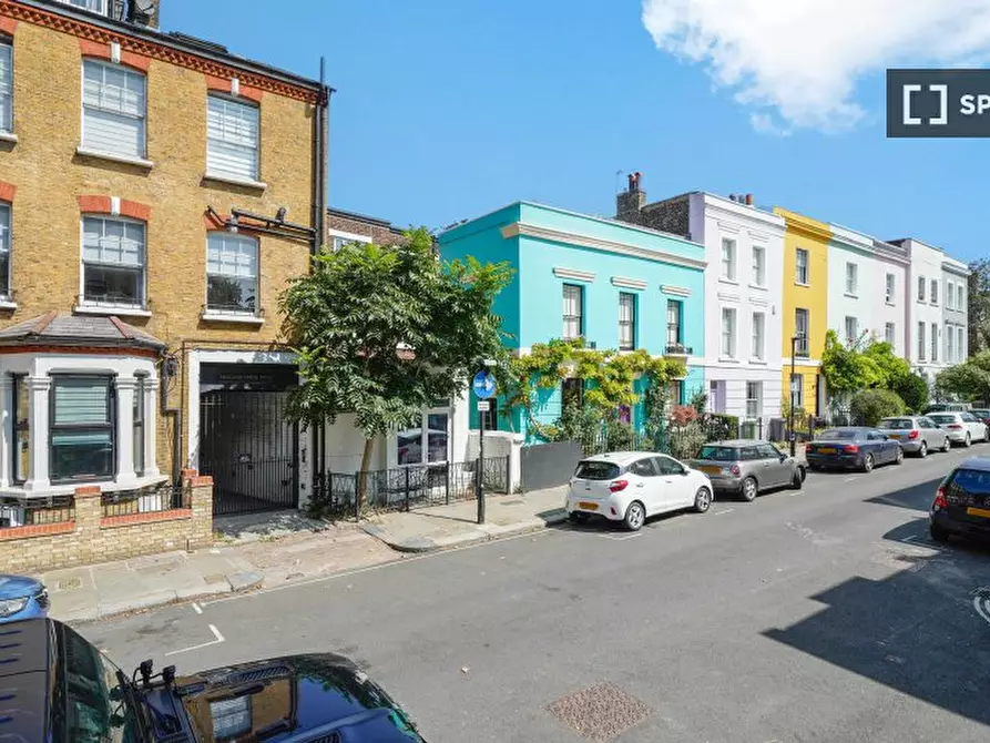 Immagine 13 di Appartamento in affitto  in Falkland Road a Camden Town