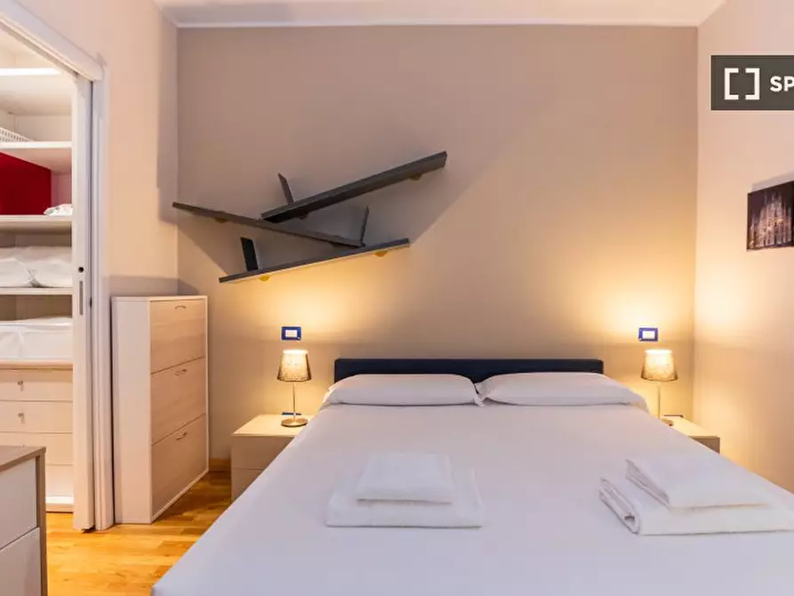 Immagine 1 di Ufficio in affitto  in Corso Genova a Milano