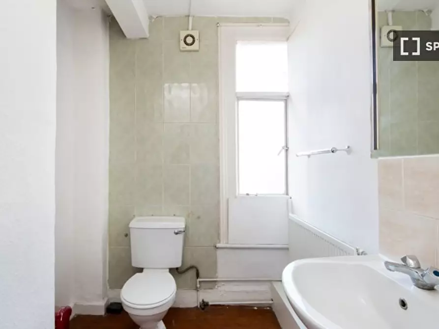 Immagine 8 di Camera condivisa in affitto  in A Pratt St. a Camden Town