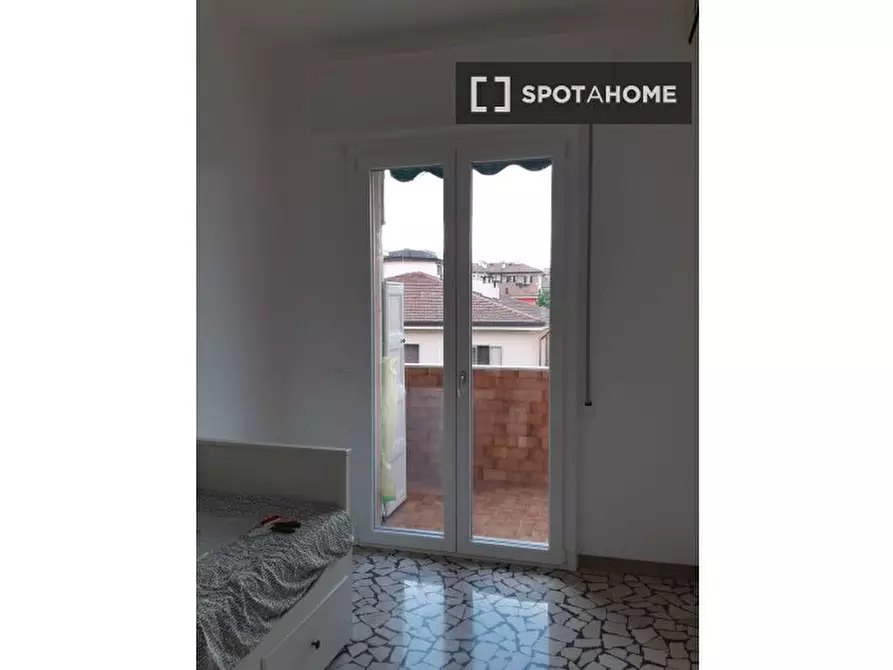 Immagine 7 di Camera condivisa in affitto  in Via Giuseppe Albini a Bologna