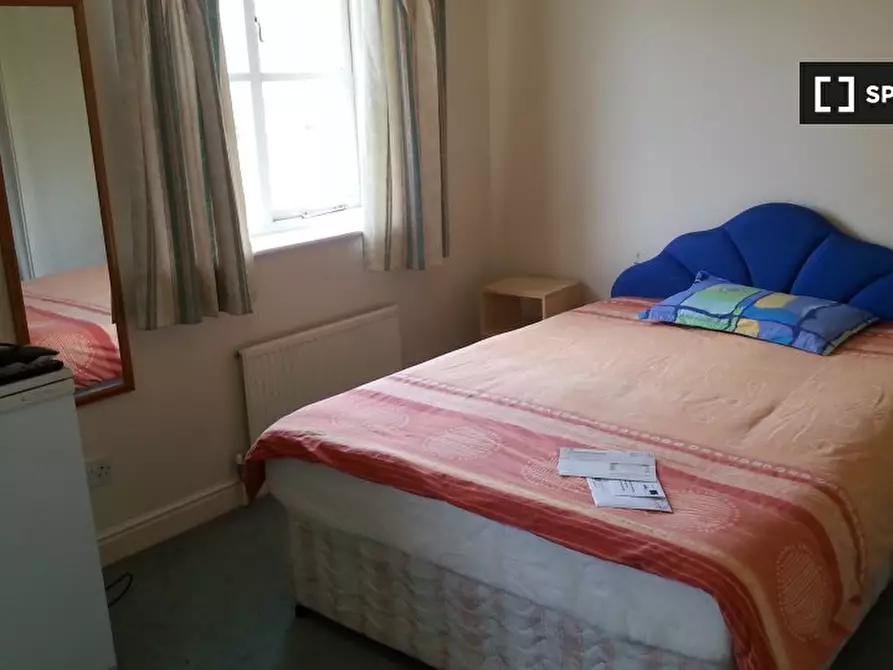 Immagine 9 di Camera condivisa in affitto  in Barnsdale Ave a Poplar