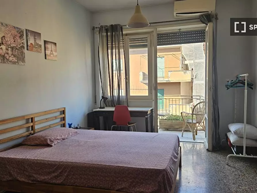 Immagine 4 di Camera condivisa in affitto  in Via Alba a Roma