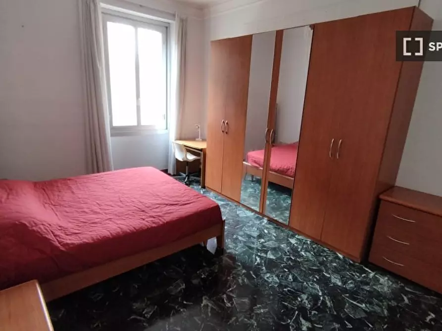 Immagine 3 di Camera condivisa in affitto  in Via Francesco Sivori a Genova