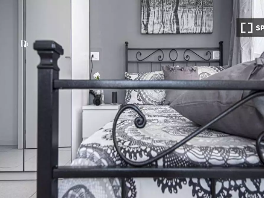 Immagine 1 di Camera condivisa in affitto  in Via Carlo Imbonati a Milano