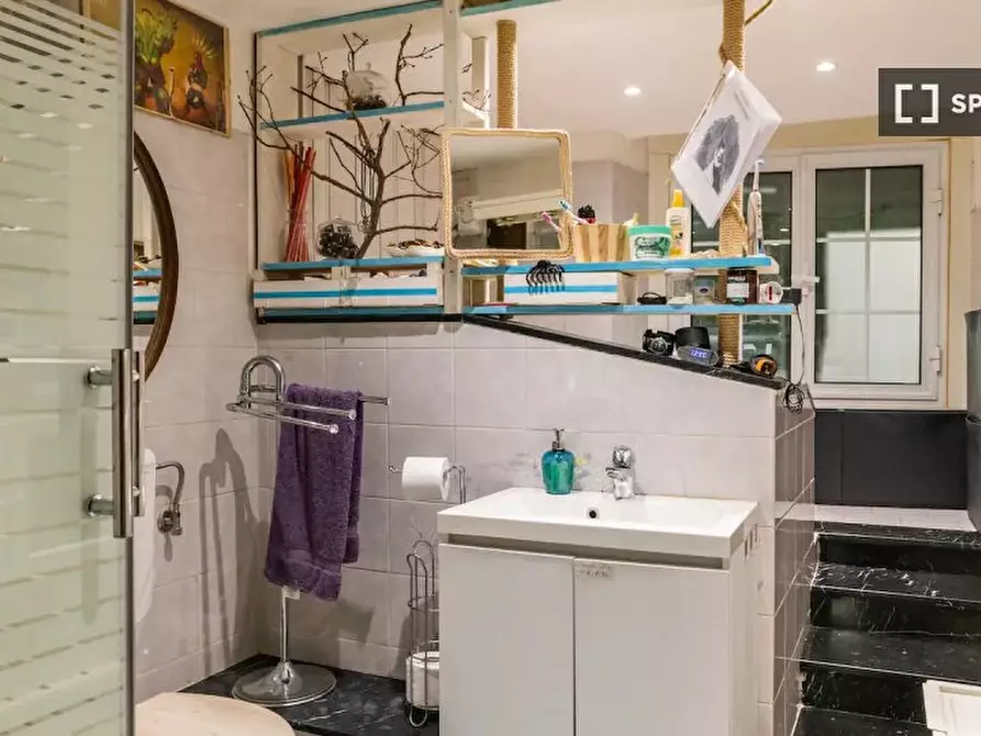 Immagine 11 di Camera condivisa in affitto  in Vico delle Scuole Pie a Genova