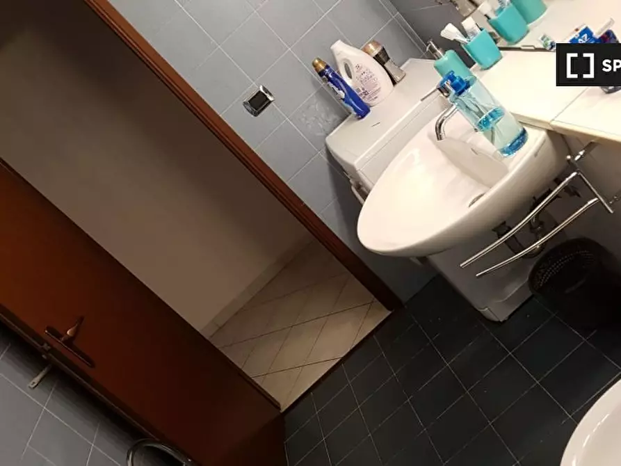 Immagine 4 di Camera condivisa in affitto  in Via Larga a Bologna