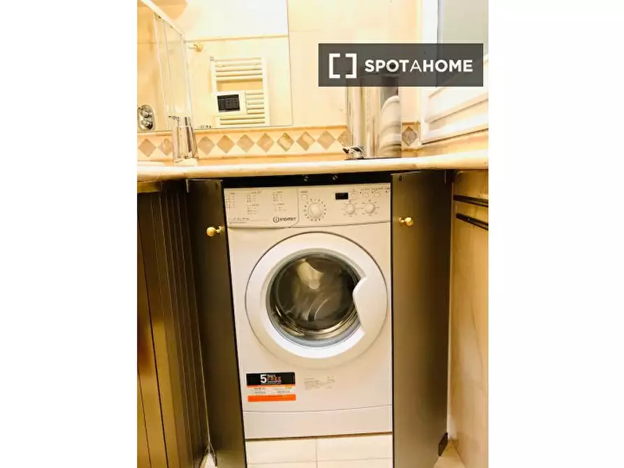 Immagine 2 di Ufficio in affitto  in Borgo Santi Apostoli a Firenze